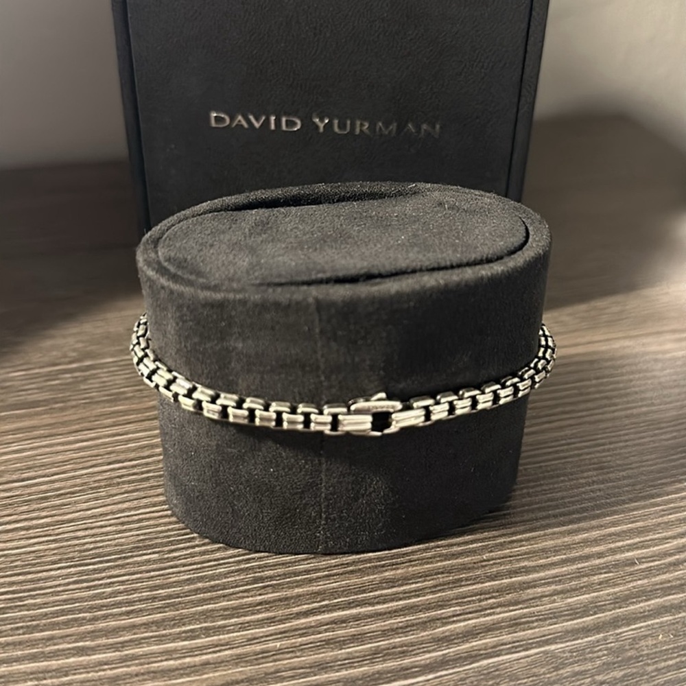 David Yurman box chain bracelet. Brand new never worn.7.5 in length and 5mm.